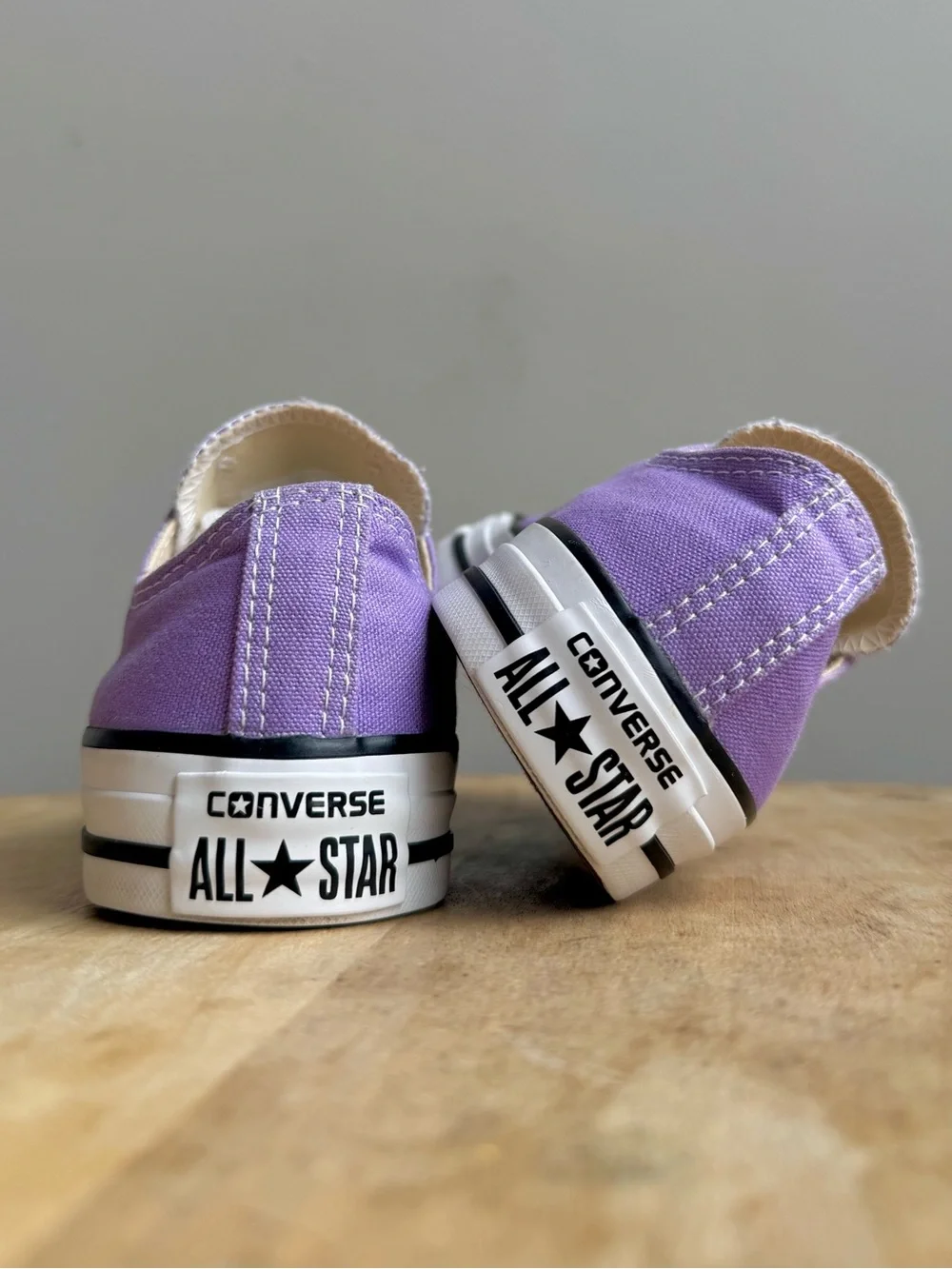 Converse All Star Chuck Taylor Low Top Electric Purple Lavender Shoes Size 7